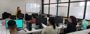 Lee más sobre el artículo Entrenamiento para el trabajo: Avellaneda promueve la sinergia entre empresas y jóvenes para concretar oportunidades de empleo