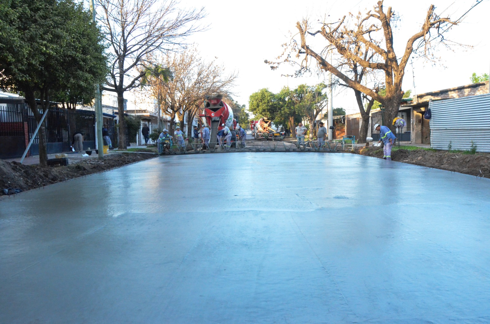 Lee más sobre el artículo Más pavimento para barrio Moreno