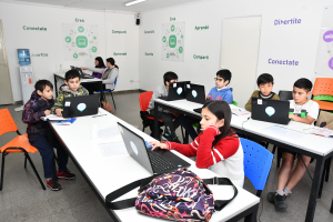 Lee más sobre el artículo Vacaciones de invierno en Avellaneda: Hoy, cine, ajedrez virtual, mural y entrenamiento Xbox