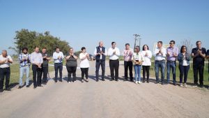 Lee más sobre el artículo Crecimiento en marcha: Obras en caminos rurales impulsan el desarrollo en Barros Pazos