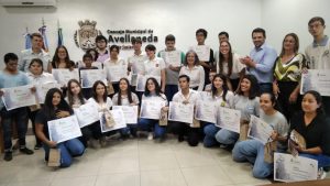 Lee más sobre el artículo Reconocimiento a los mejores promedios de Nivel Medio en Avellaneda