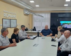 Lee más sobre el artículo Gabinete del Gobierno de Santa Fe visita Romang en medio de la emergencia hídrica