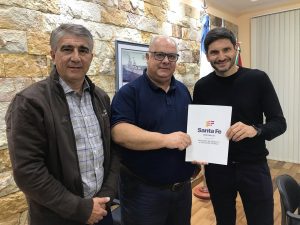 Lee más sobre el artículo Municipalidad de Romang y Gobierno Provincial firman convenio para iluminación pública en barrios de la ciudad
