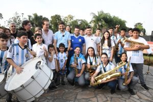 Lee más sobre el artículo La Copa del Mundo en Avellaneda: miles de vecinos revivieron la pasión de la celeste y blanca