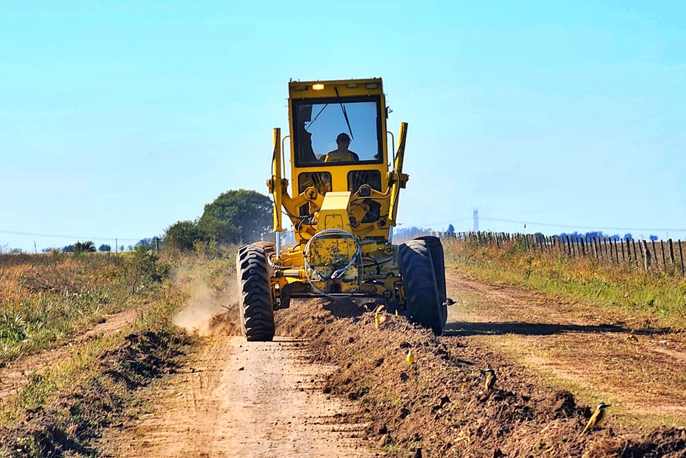 Lee más sobre el artículo Mantenimiento de caminos rurales en Campo Ramseyer