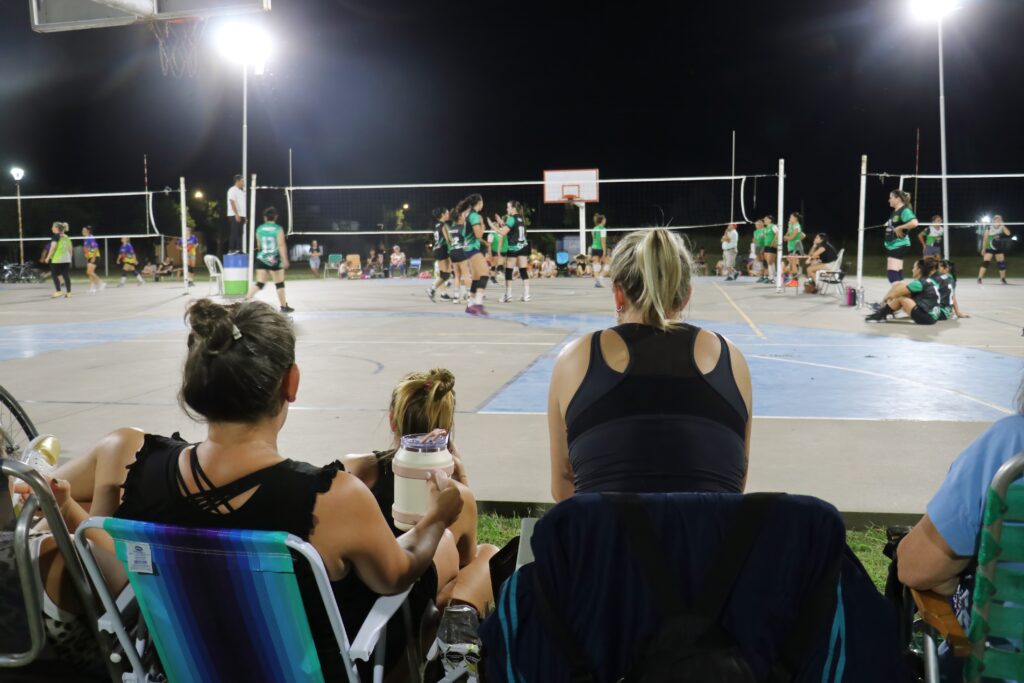 Exitoso inicio del Torneo de Vóley Interbarrial en Avellaneda