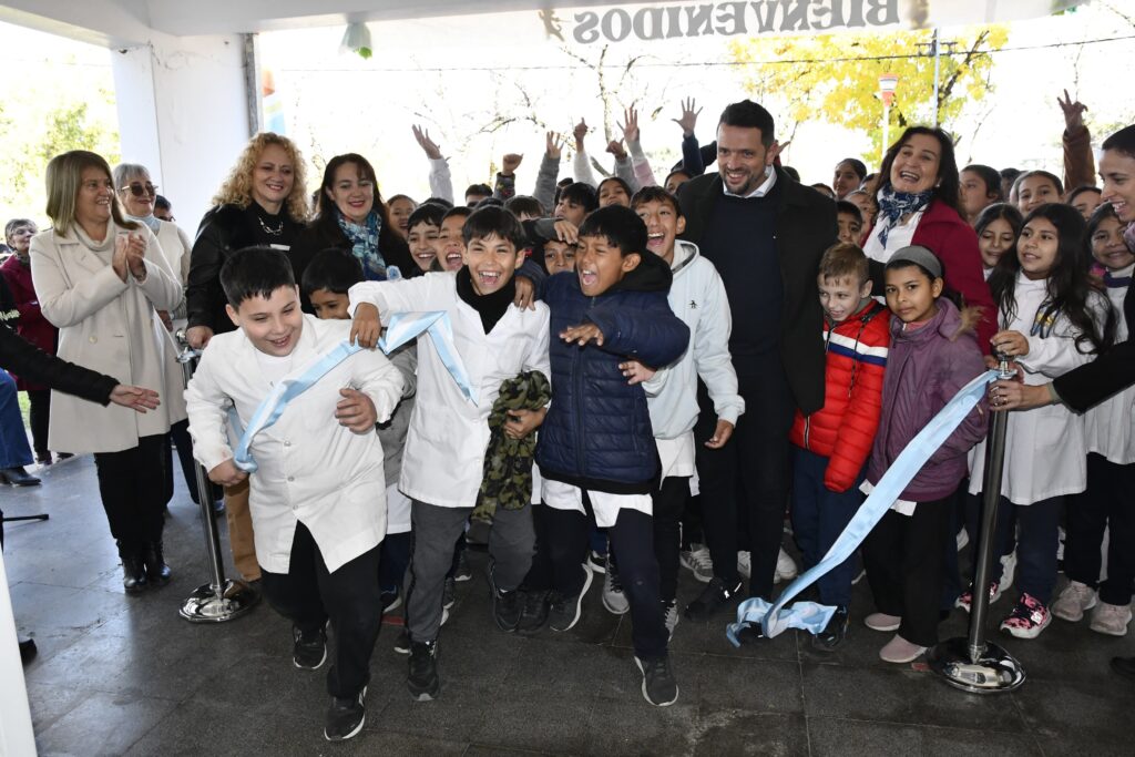 Lee más sobre el artículo Arrancó la Feria del Libro en Avellaneda: 10 días para leer, soñar y crecer