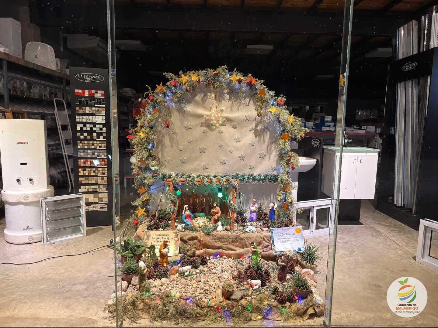 Lee más sobre el artículo Se premiaron las mejores vidrieras y luminarias navideñas en Malabrigo