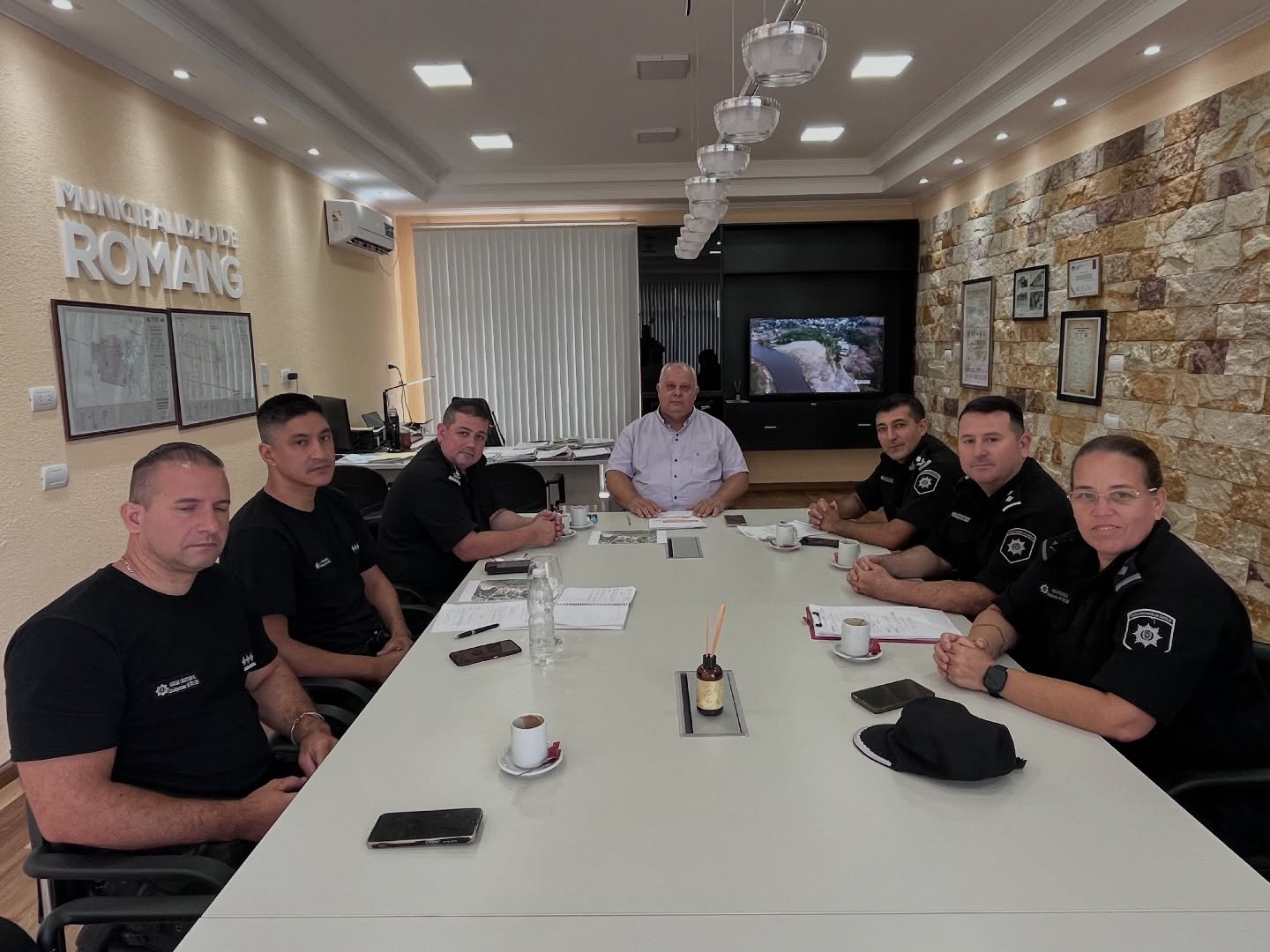 Lee más sobre el artículo Coordinan acciones de seguridad de cara a la Fiesta Provincial del Sol en Romang