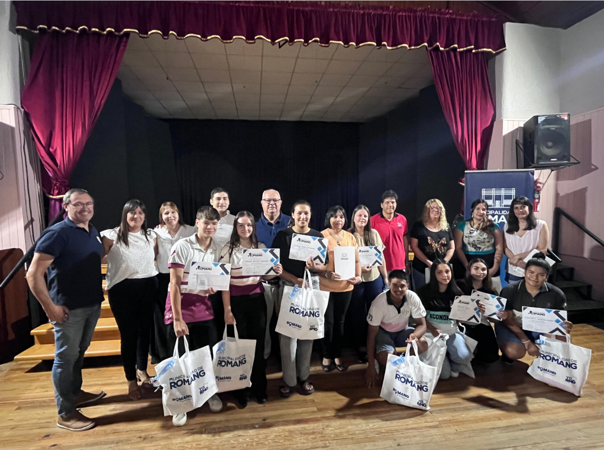 Reconocimientos a los mejores promedios de Romang