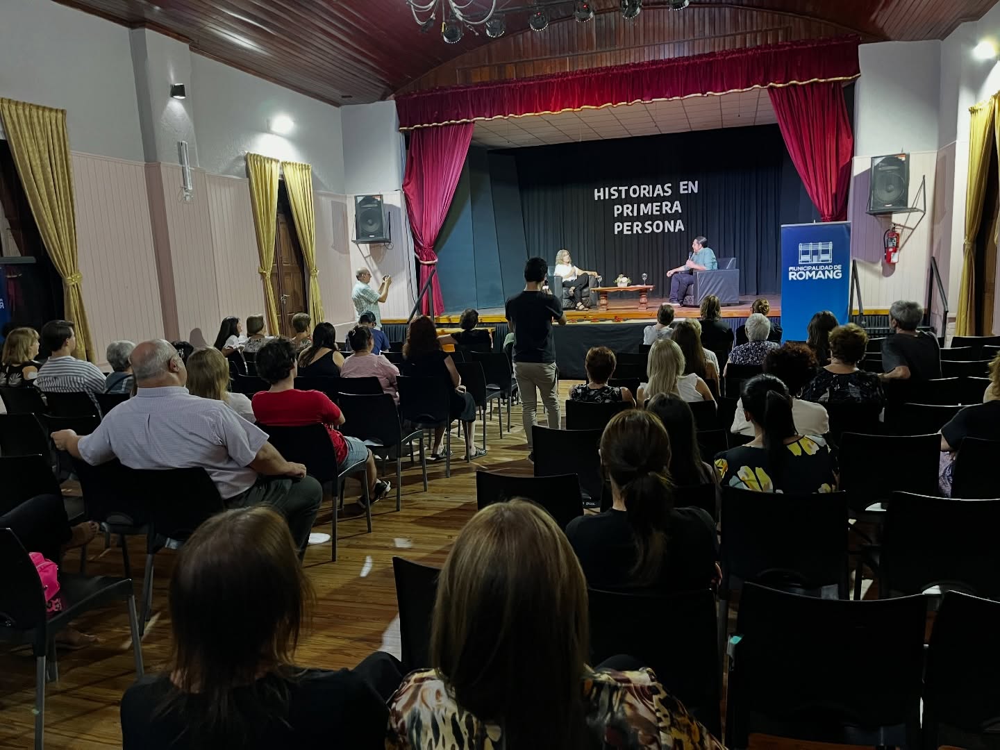 Lee más sobre el artículo Historias en primera persona: una noche de emoción y aprendizaje en Romang