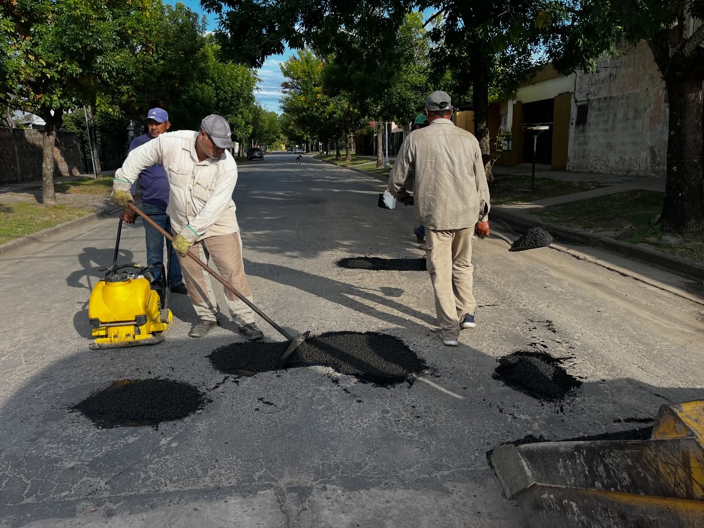 Romang avanza con tareas de mantenimiento en la vía pública