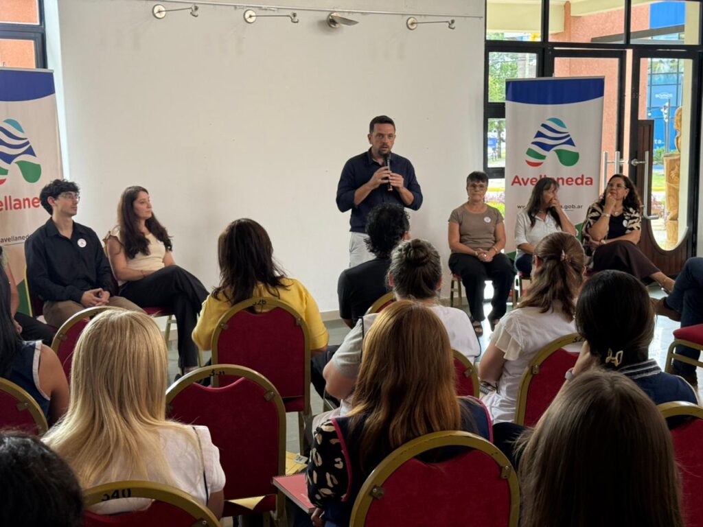 Avellaneda fortalece el acompañamiento a las instituciones educativas con nuevas propuestas
