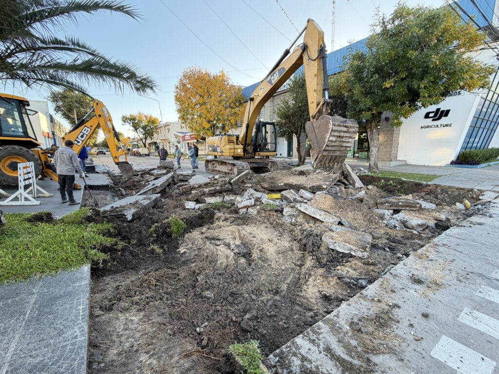 Continúa la ejecución del Plan Integral de Bacheo sobre Calle 18