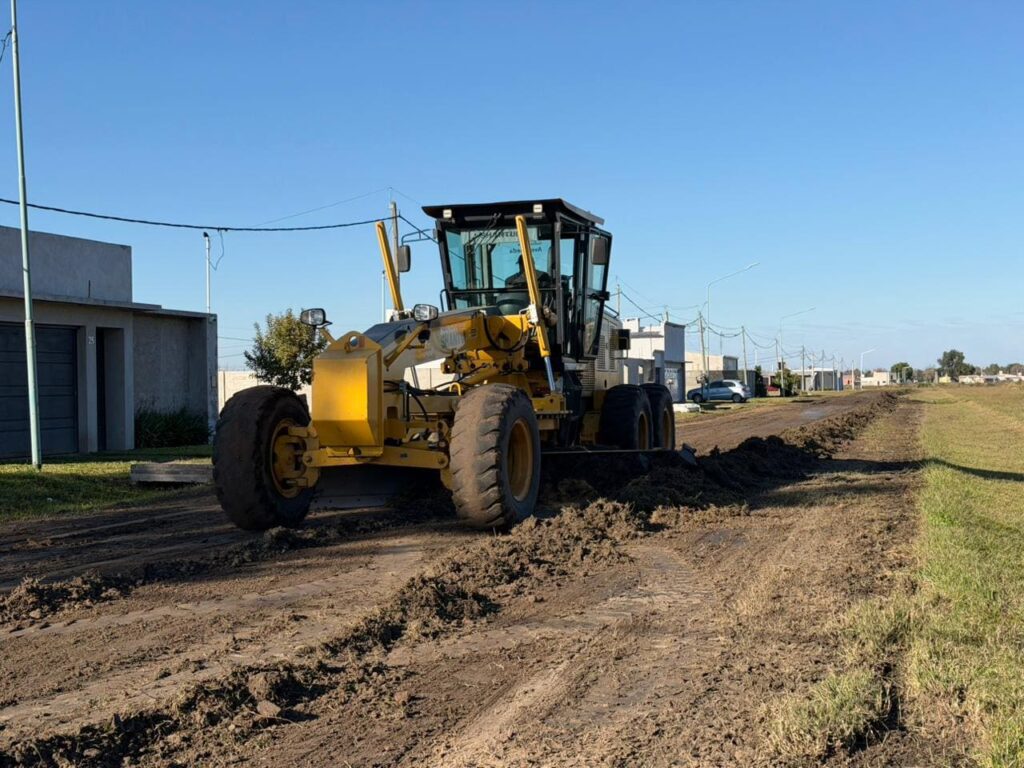 Lee más sobre el artículo La Municipalidad continúa con trabajos de mantenimiento de calzadas naturales