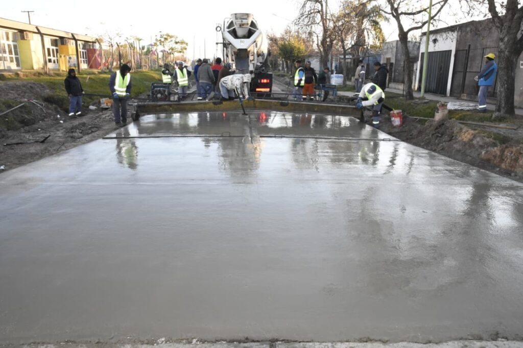 La Municipalidad de Avellaneda avanza con la pavimentación de Calle 126