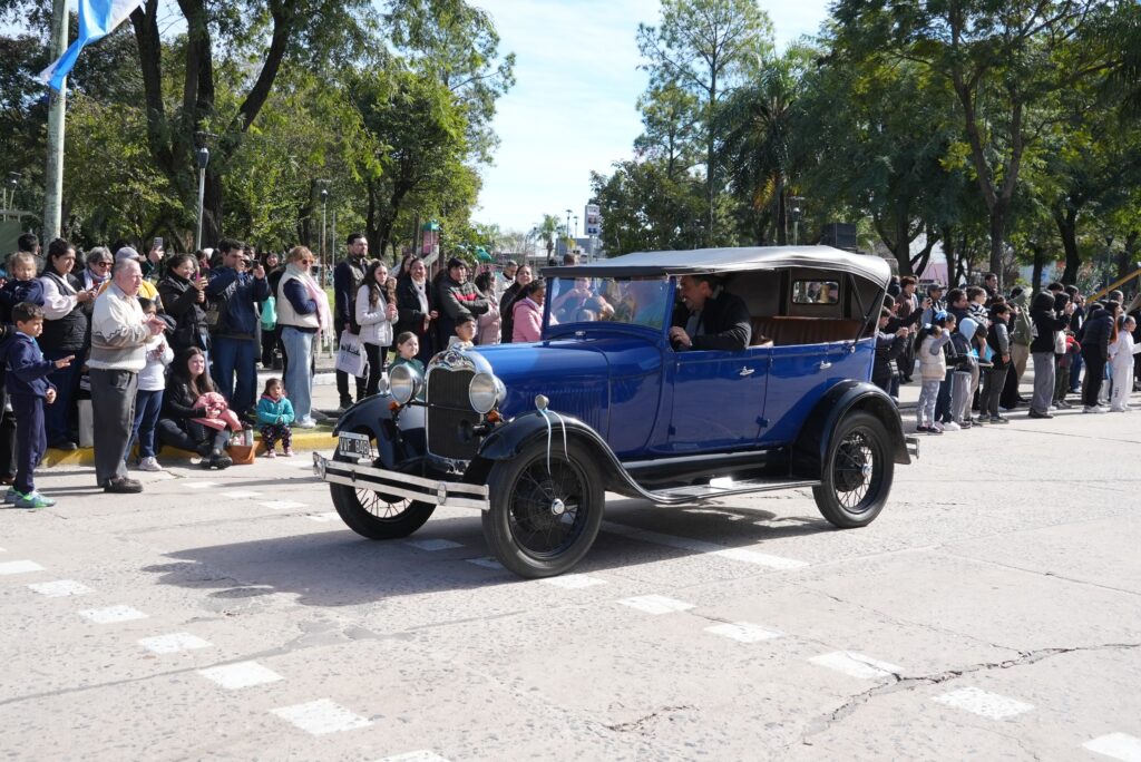 Avellaneda recibe el 4° Encuentro Interprovincial de Autos Clásicos y Antiguos