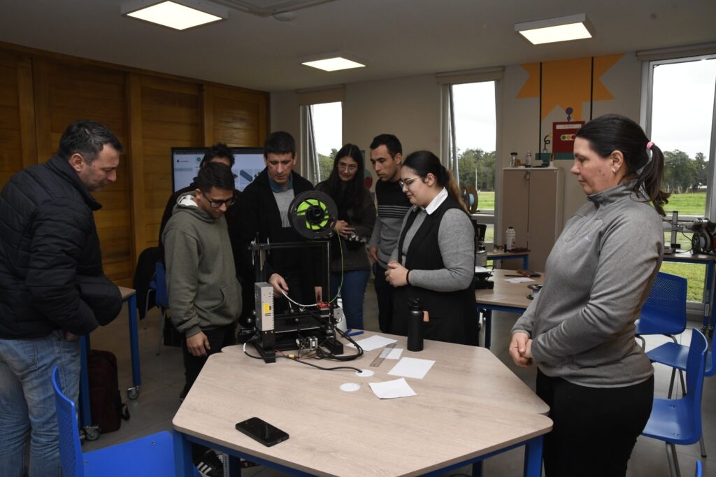Lee más sobre el artículo Sumate a una formación docente en el Centro de Innovación con aval del Ministerio de Educación
